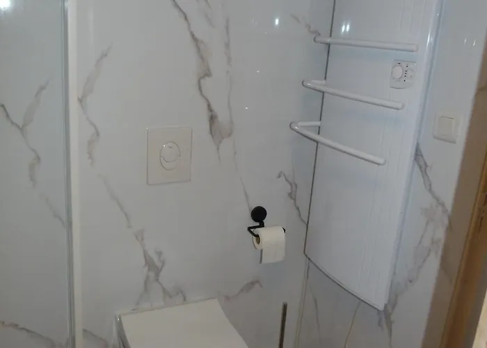 Des 4 V * Saint-Marcouf