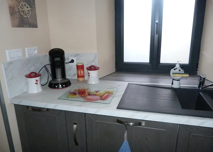 Des 4 V * Saint-Marcouf